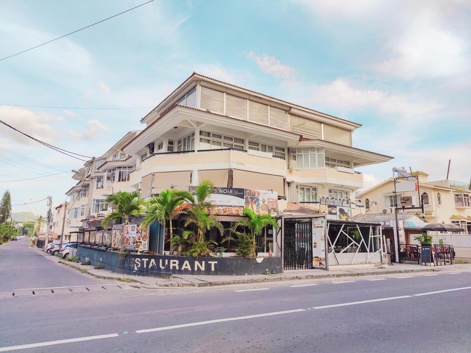 Fibonacci Beachfront Apartment Flic-en-Flacq Exterior foto